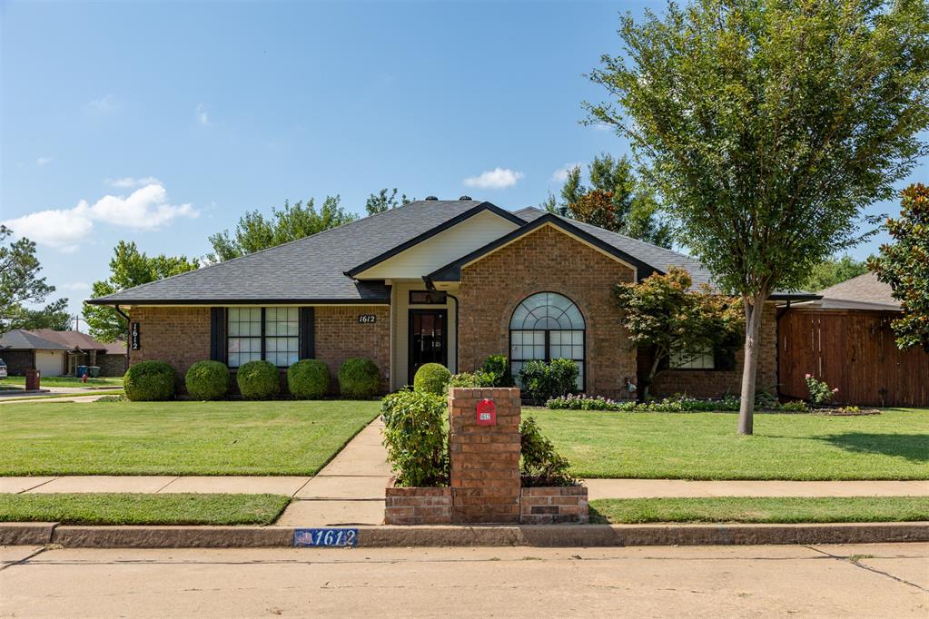 1612 Glacier Lane — photo