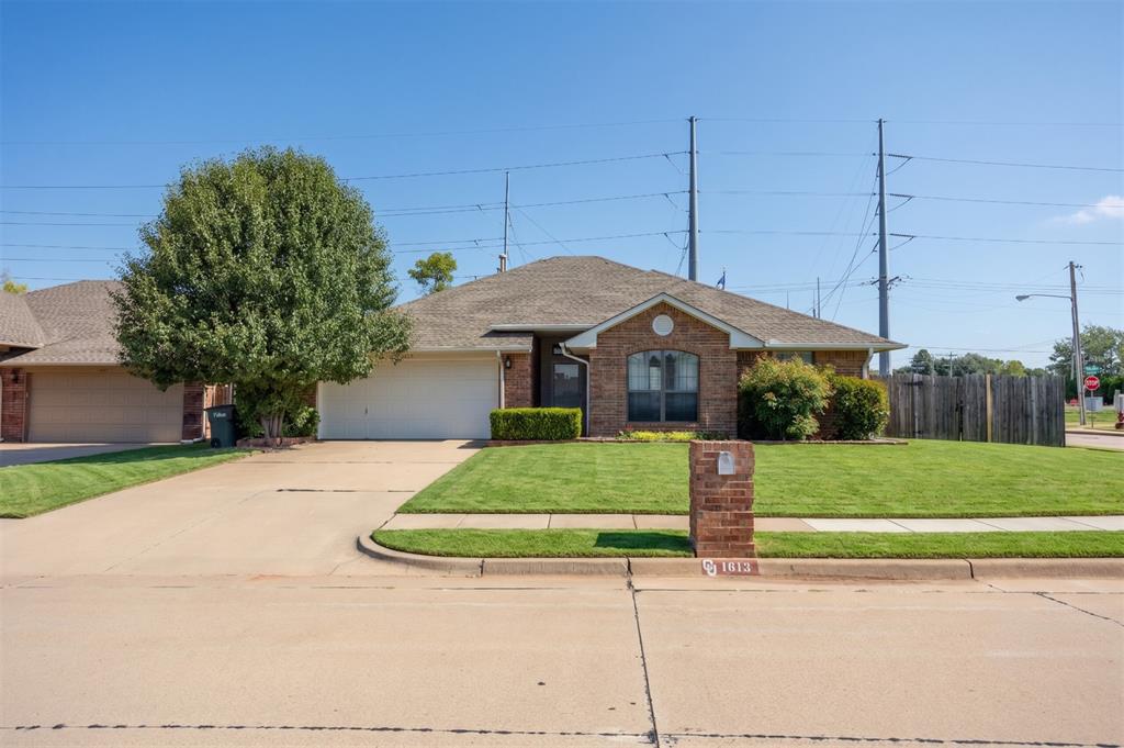 1613 Pinnacle Lane — photo