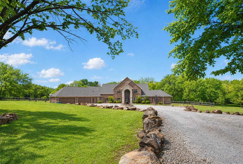 5701 N Hunters Ridge — photo