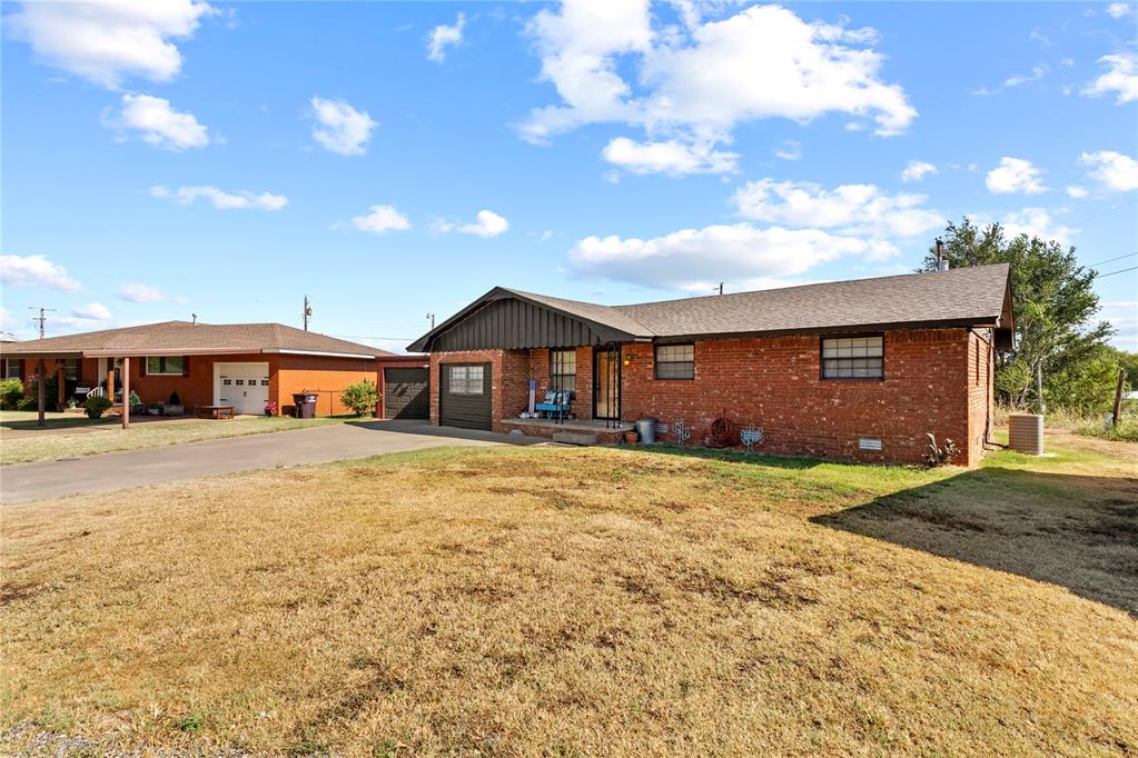523 Ruth Drive, Carnegie, OK 73015 — photo 2