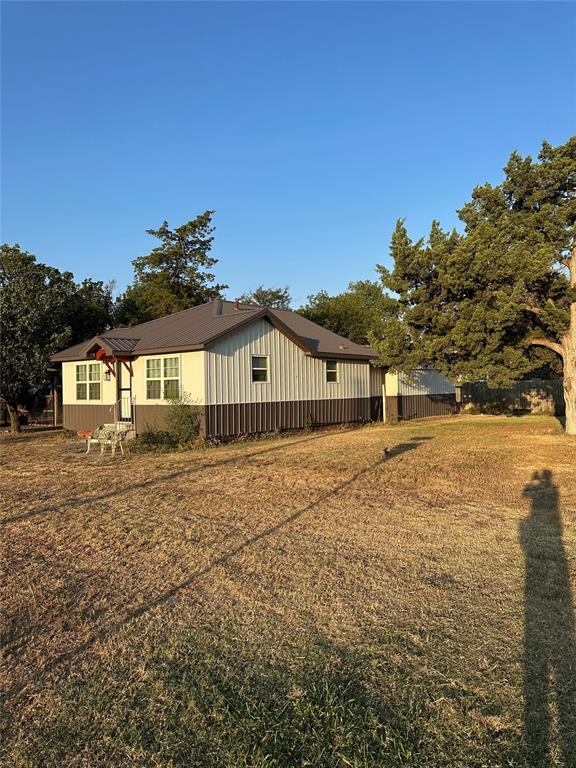 301 S Dunn Street — photo