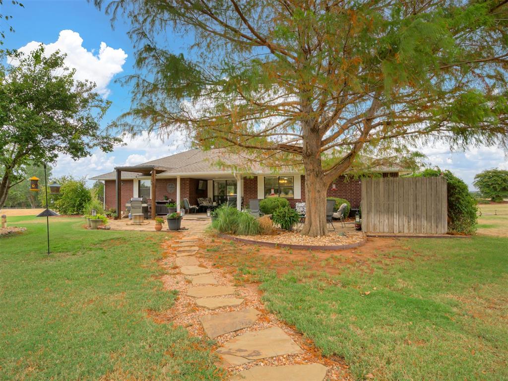 413 Summer Oaks Drive — photo