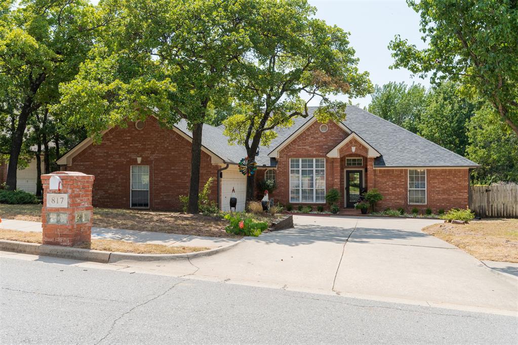 817 Fox Hill Drive — photo