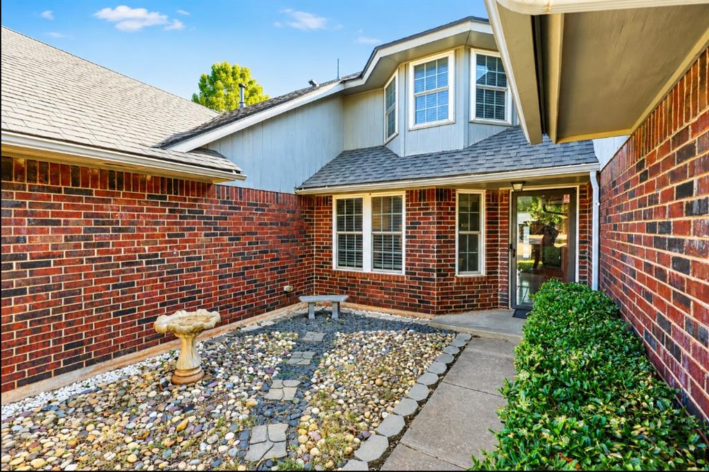 Home in Edmond, OK 73003 — photo 2