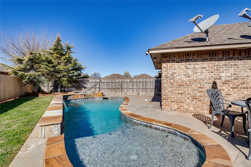202 N Westminster Way — photo
