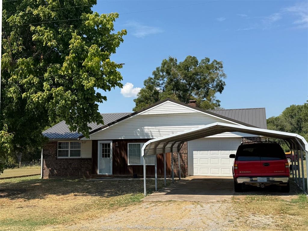 230 N Pecan — photo