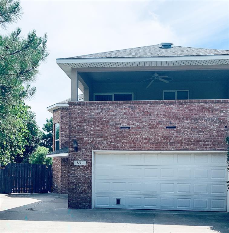 831 Rambling Oaks Drive — photo