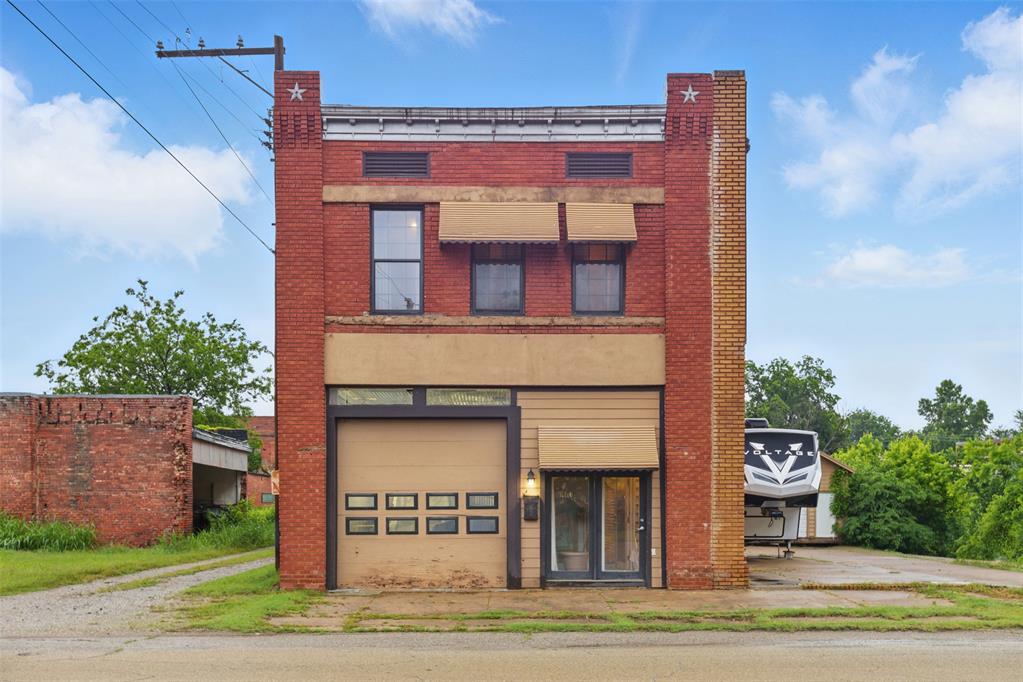 111 E Broadway Avenue — photo
