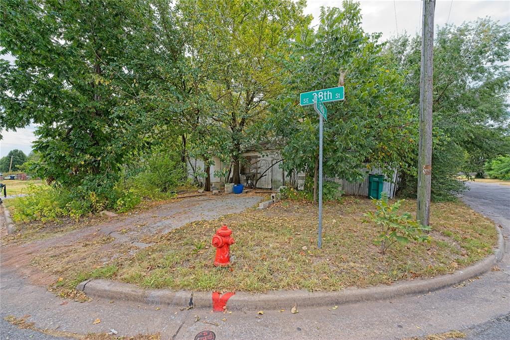 1300 SE 38th Street — photo