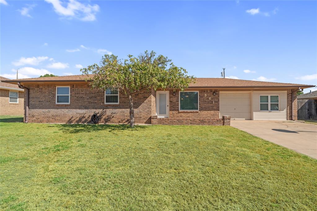 561 Skyview Drive — photo