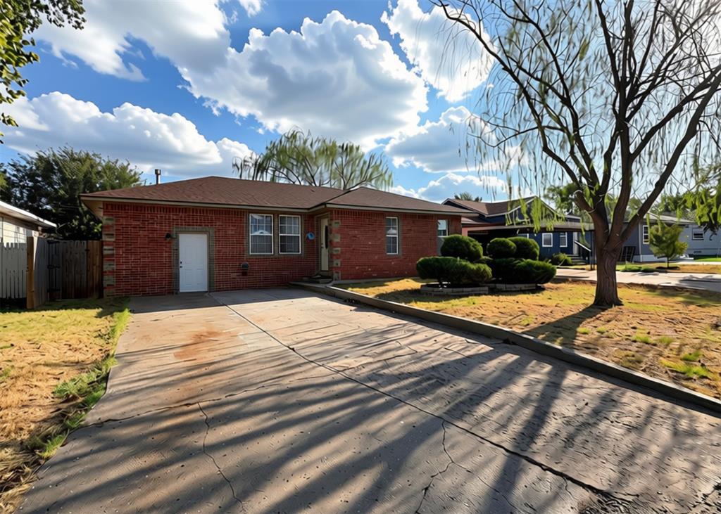 120 Thornton Lane — photo