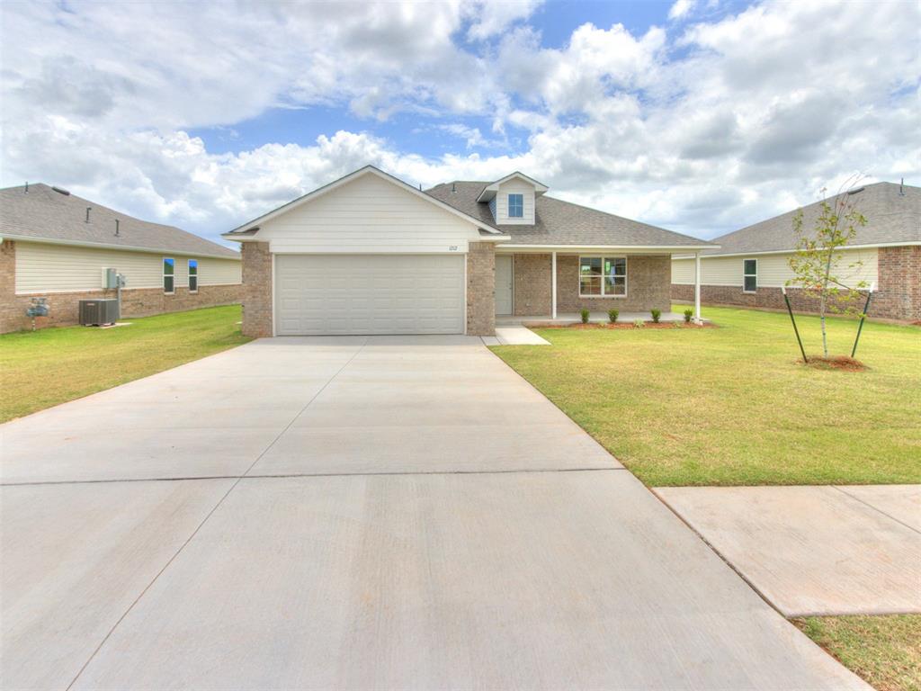 1212 E Stallion Lane — photo
