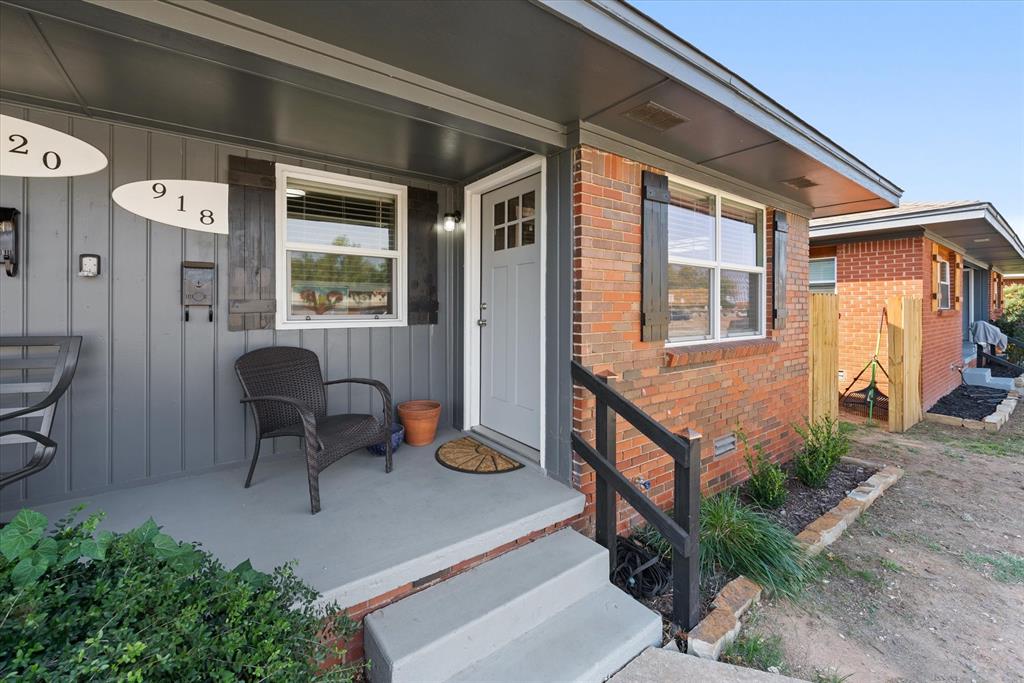 920 E Wayne Street, Edmond, OK 73034 — photo 2