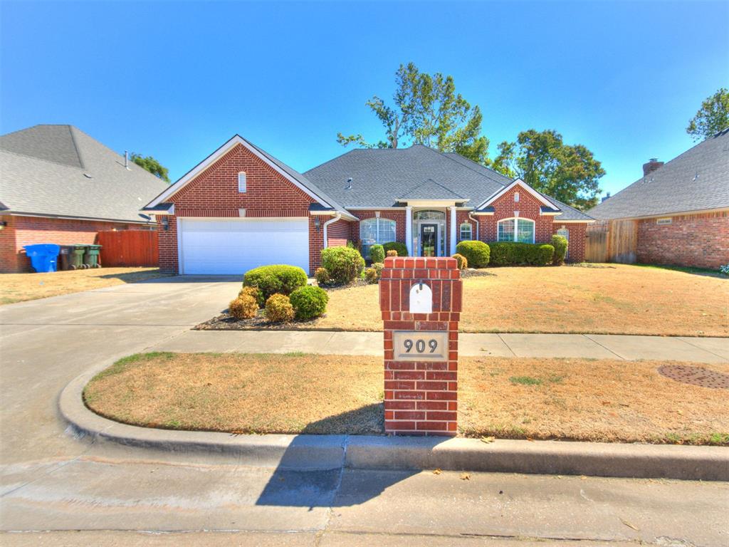 909 Hearthstone — photo