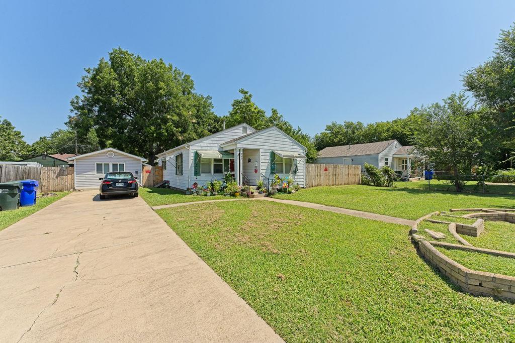 903 E Eufaula Street — photo