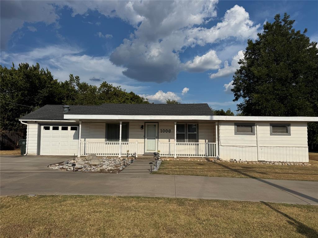 1006 N Douglas Boulevard — photo