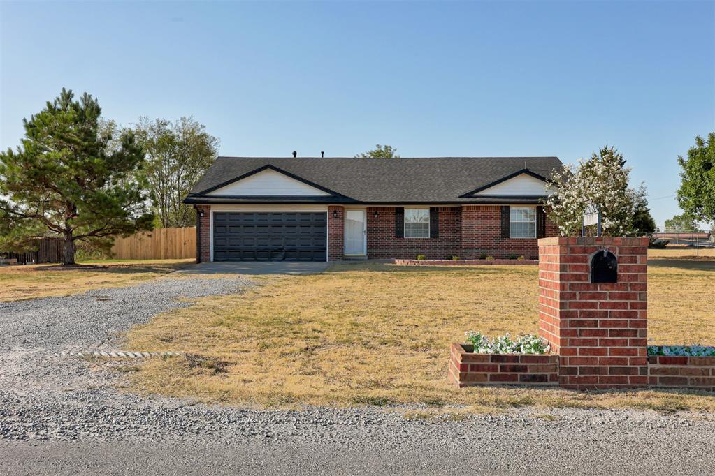 2371 Holden Lane — photo