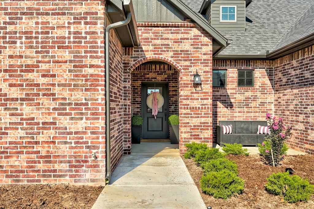 8003 Goldfinch Drive — photo