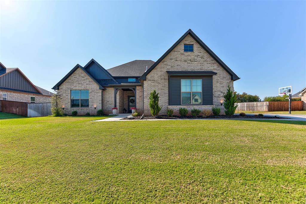 10121 Oakwood Drive — photo