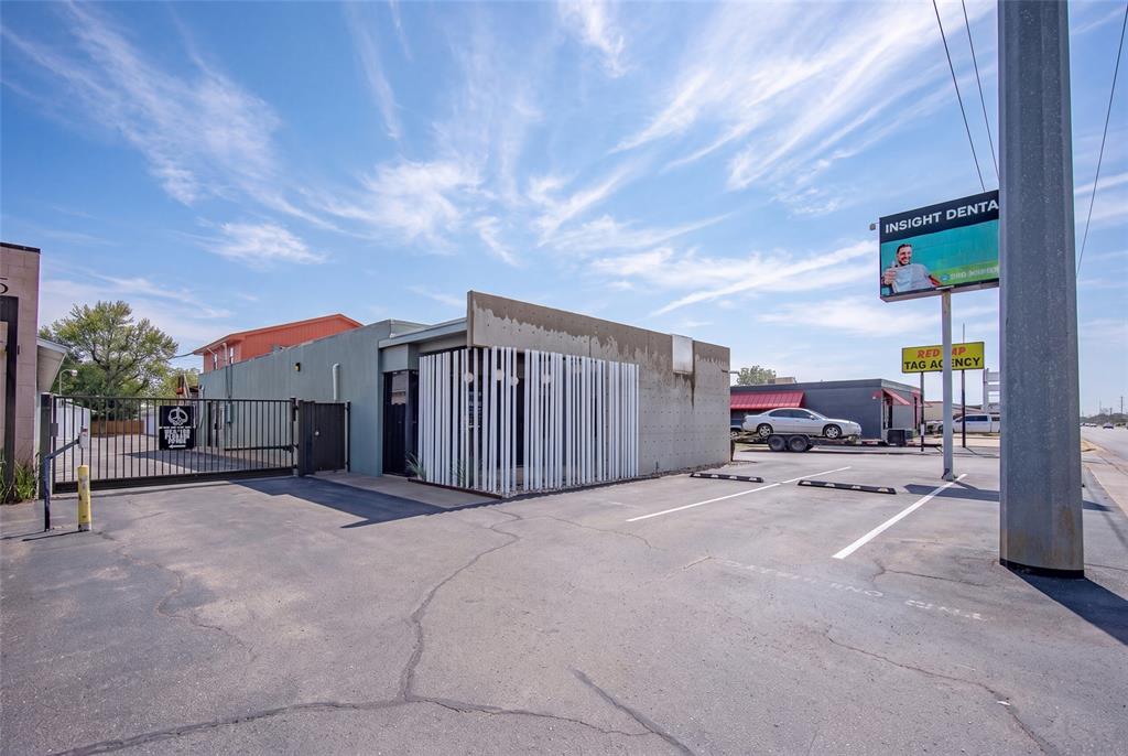 3904 NW 10th Street — photo