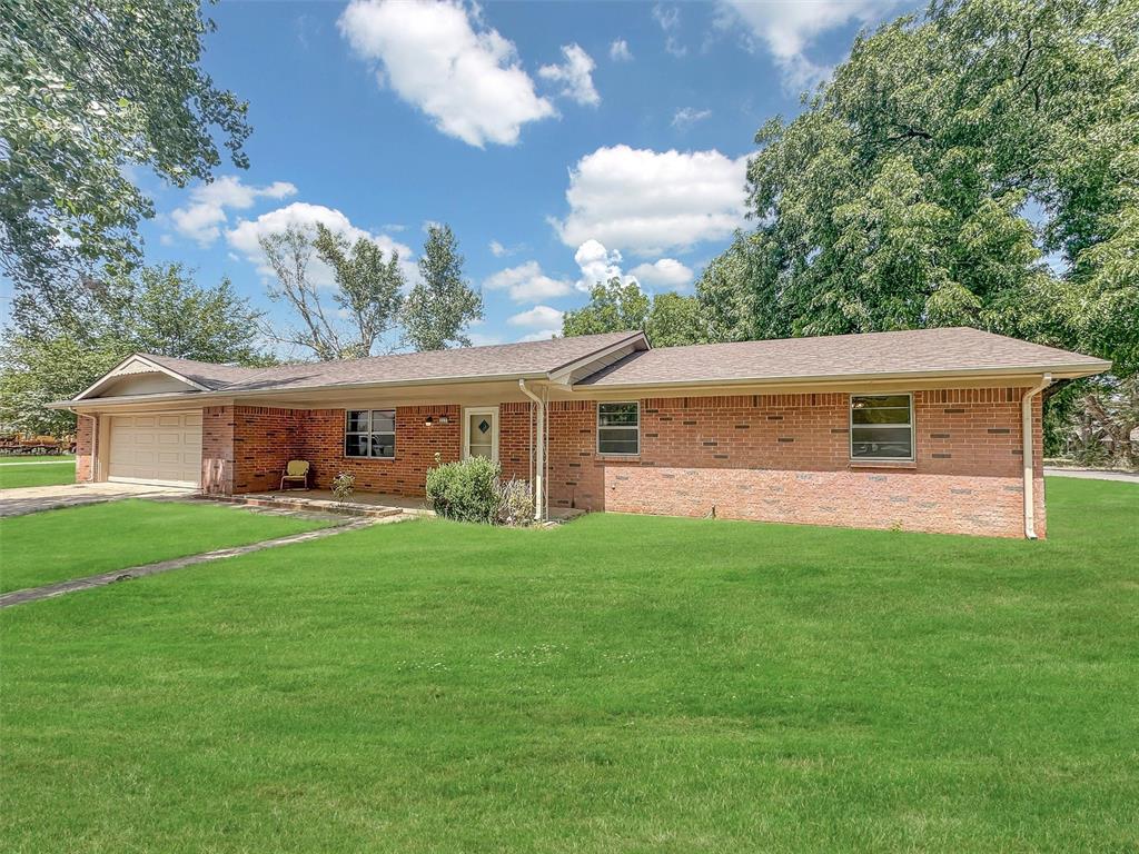 117 E 4th Street, Erick, OK 73645 — photo 2