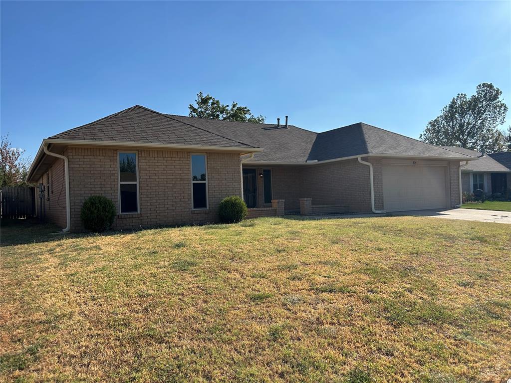 32 Corona Drive — photo