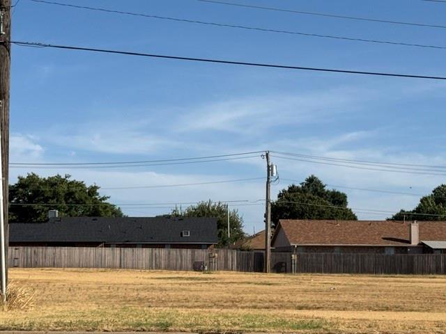 1101 E Tamarack Road — photo