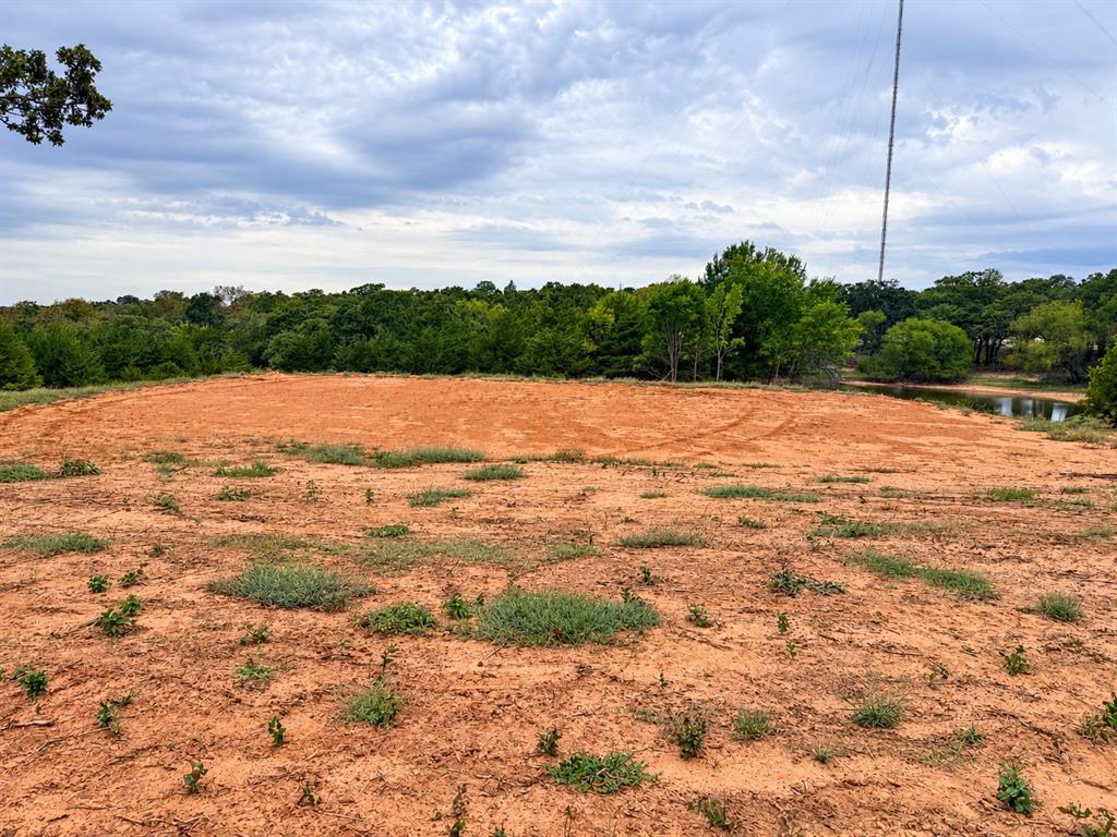 870347 Red Stone Circle — photo