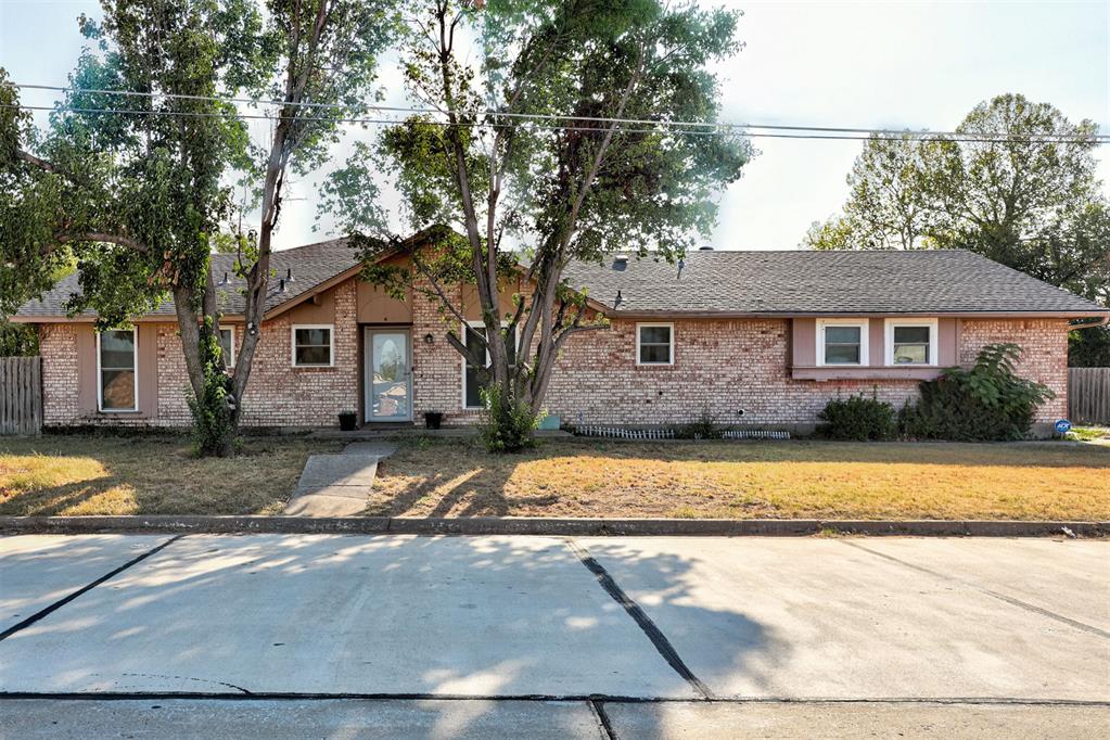 8801 Oakridge Drive — photo