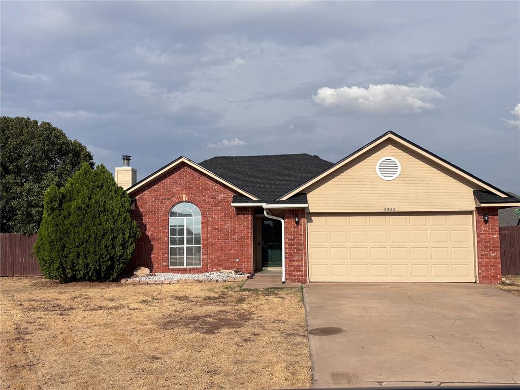 2932 Laurel Circle — photo