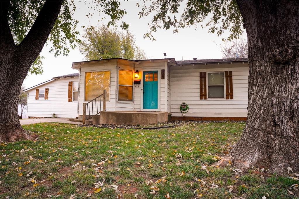 924 N Ash Street — photo