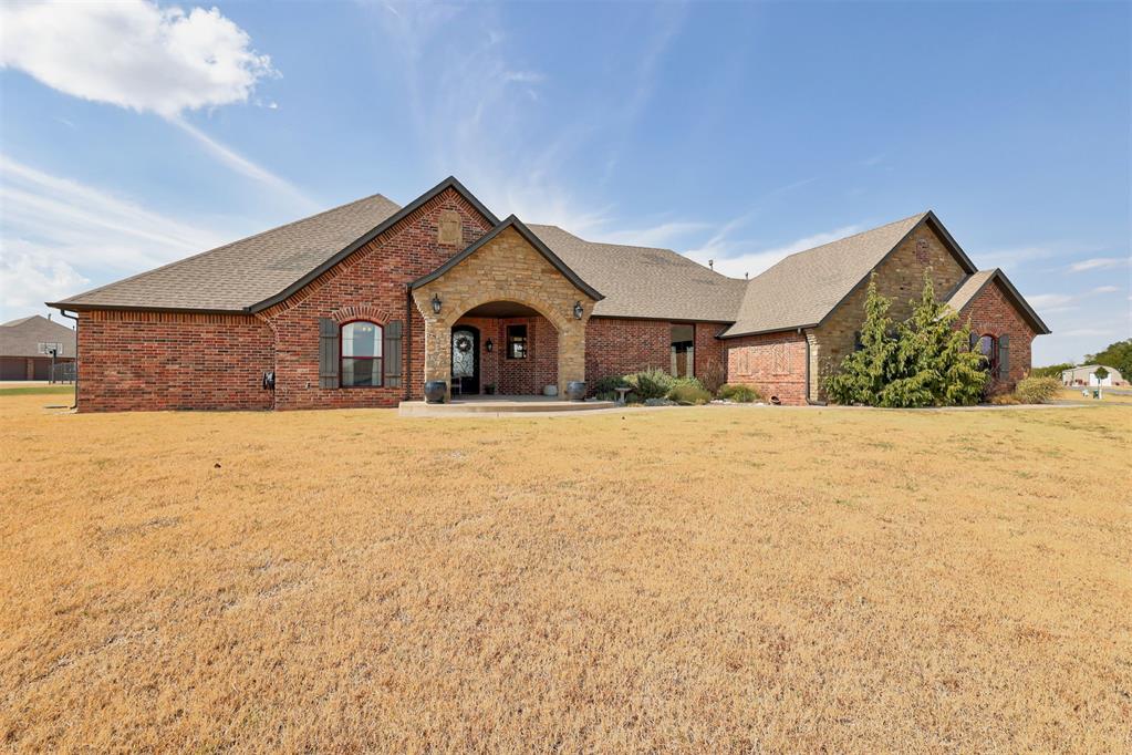 203 Raye Place, Tuttle, OK 73089 — photo 2