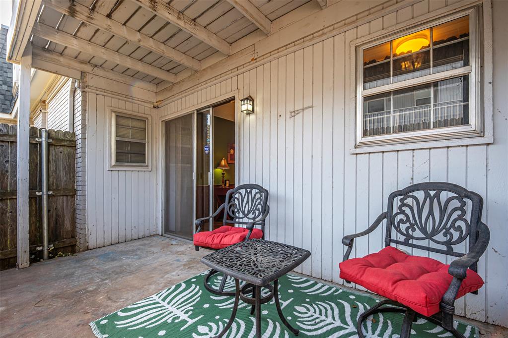 11307 N May Avenue D — photo
