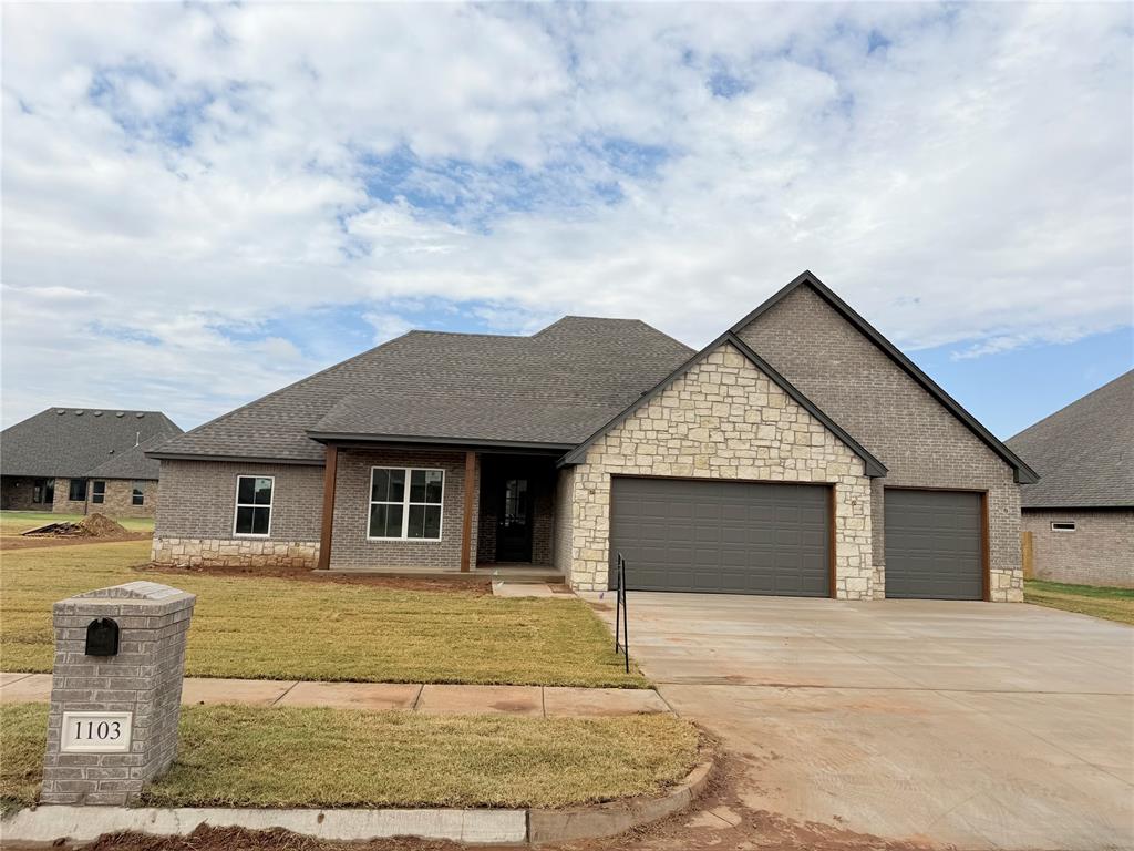 1103 Jozie Way — photo