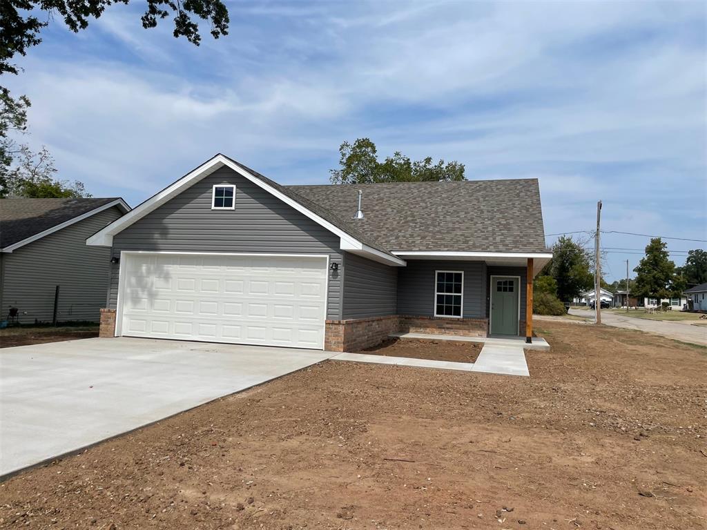 202 W Rosa Street — photo