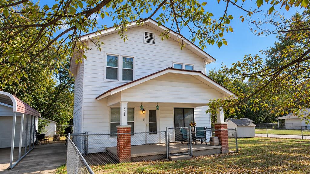601 N Burgess Street — photo