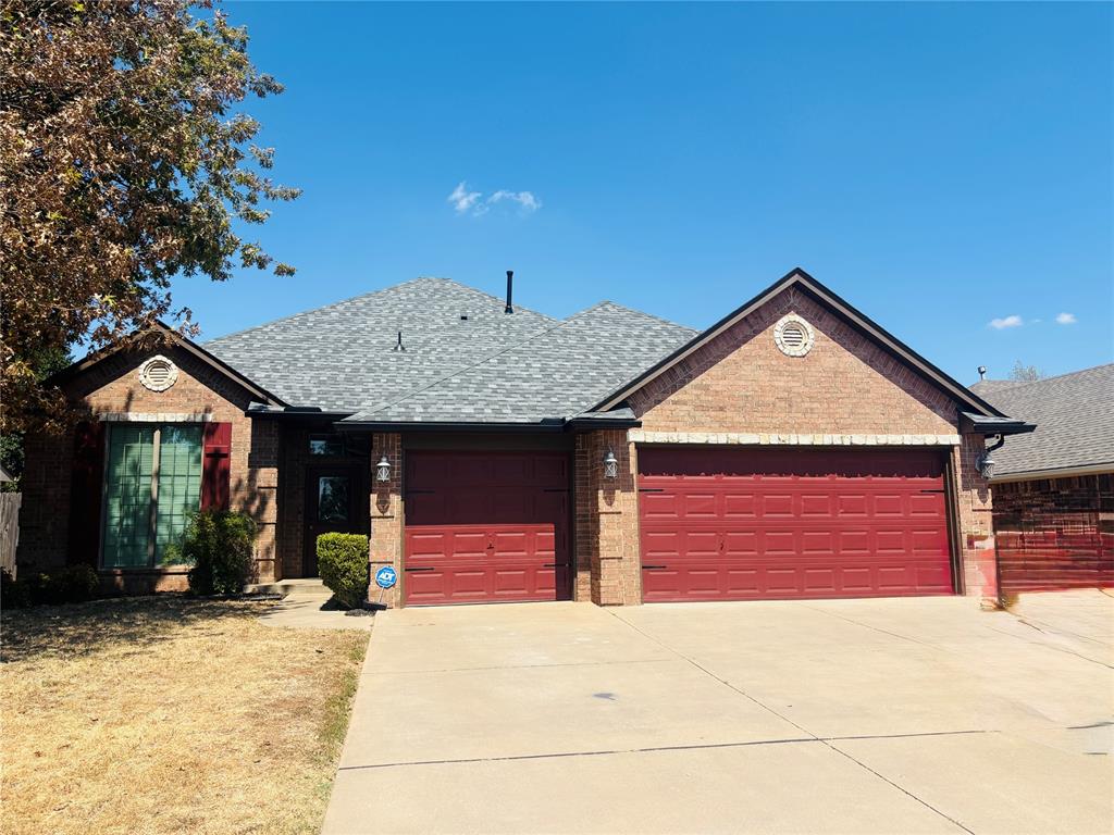 Home in Edmond, OK 73012 — photo 2