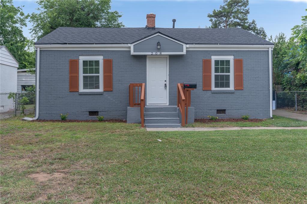 208 W Fairchild Drive — photo