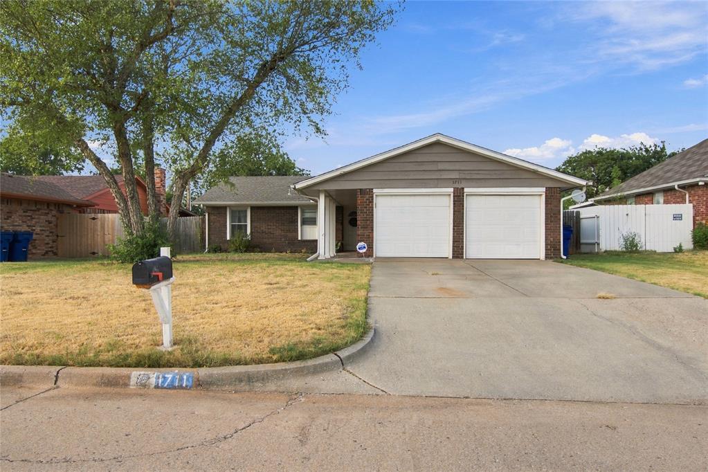 1711 Fremont Drive — photo