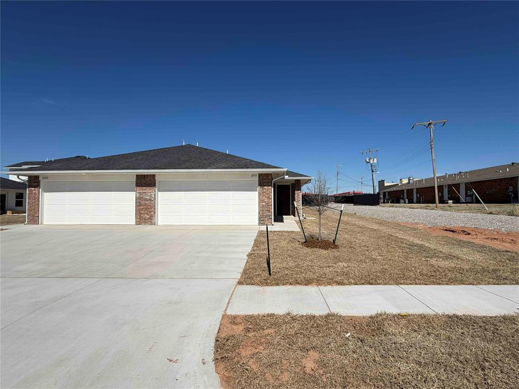 310 Aaran Way — photo