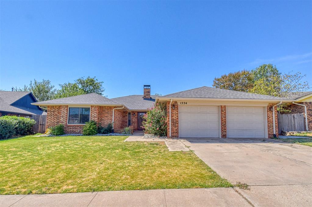 1334 Lowrie Lane — photo
