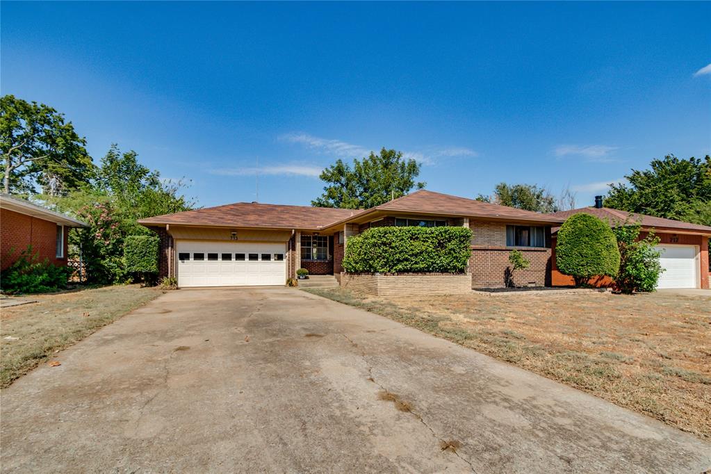 713 E Carroll Lane — photo