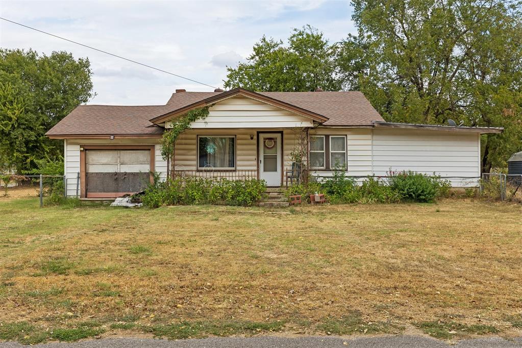4000 Lawn Drive — photo