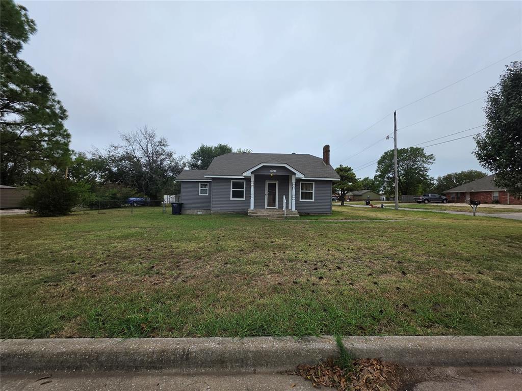 1745 W Wiley Street — photo