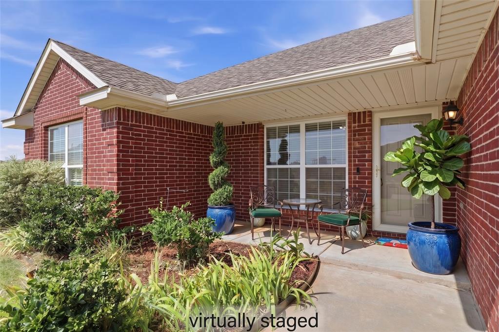 724 Eastview Court — photo