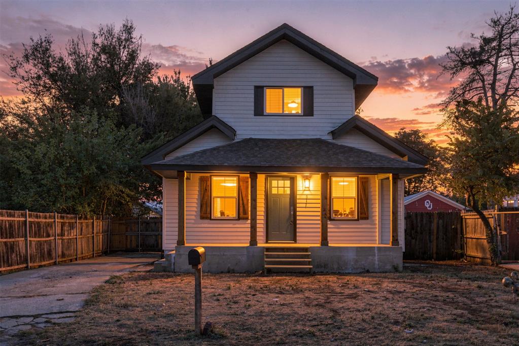 517 W Woodson Street — photo