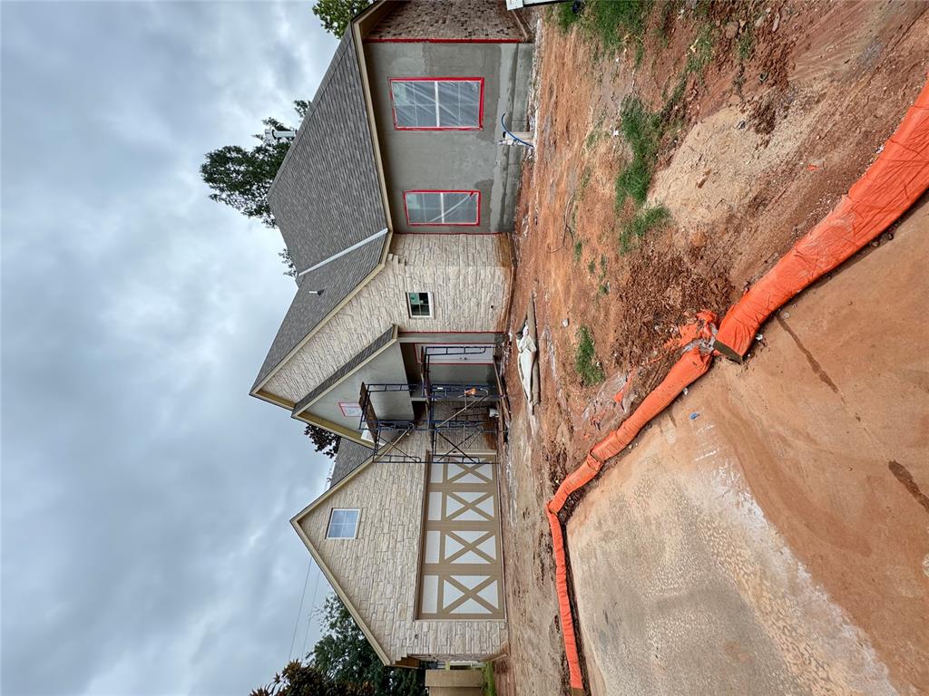 909 Villas Creek Drive — photo