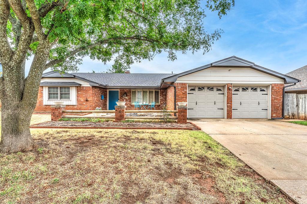 8813 Lakeaire Drive — photo