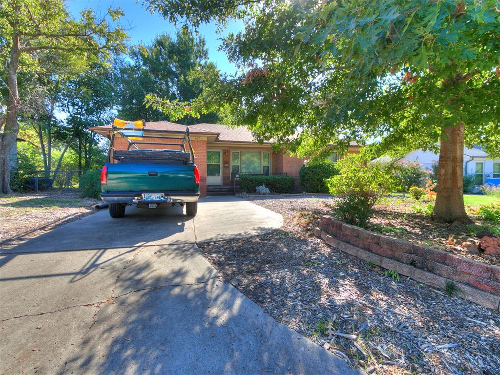625 Sherwood Drive — photo