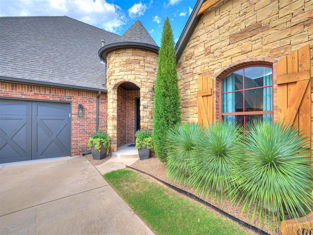 1065 Villas Creek Drive — photo